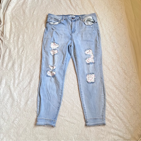 Judy blue skinny fit patchwork floral jeans - Picture 2 of 15